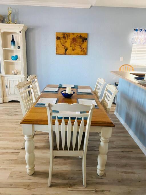 Beach House With Ocean View Surfside Beach Exterior photo