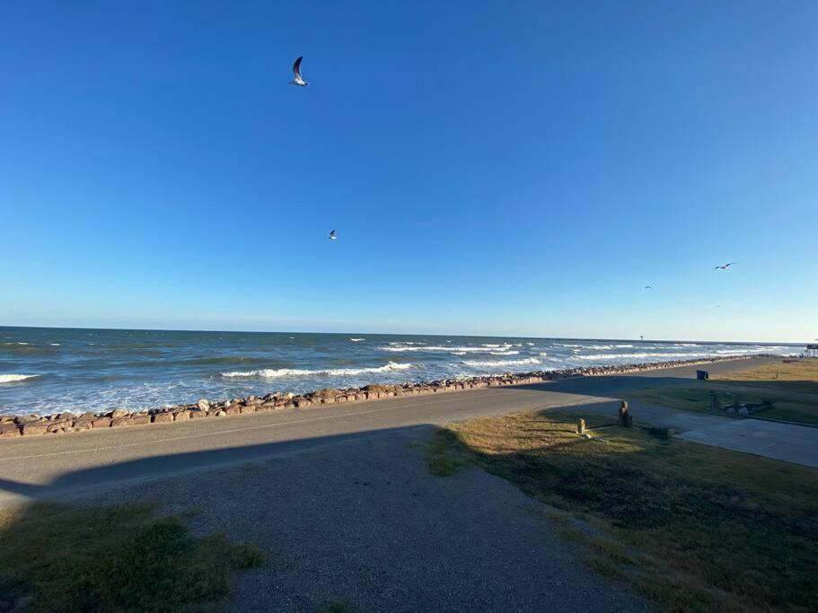 Beach House With Ocean View Surfside Beach Exterior photo
